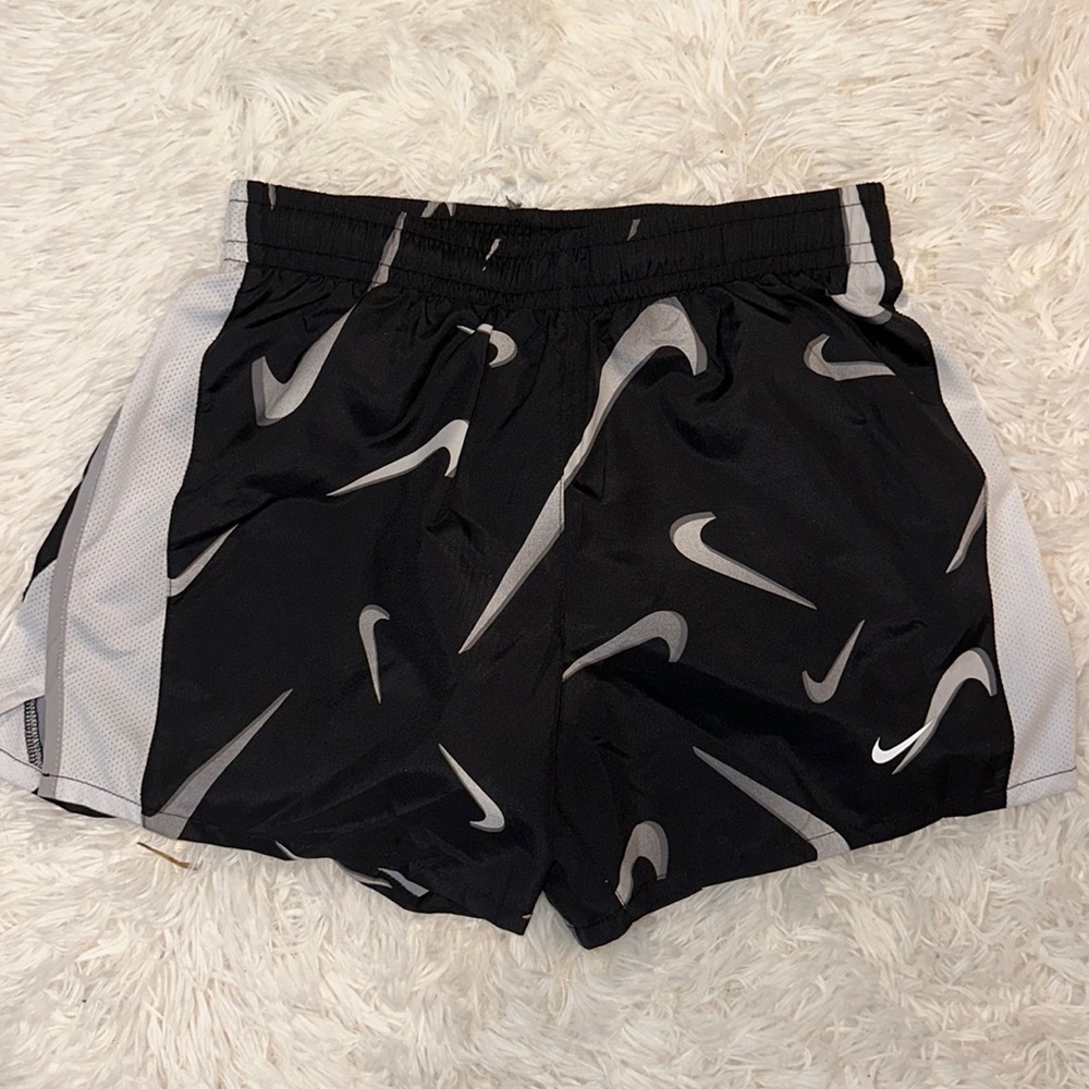 Women’s Nike Dri-fit logo running shorts